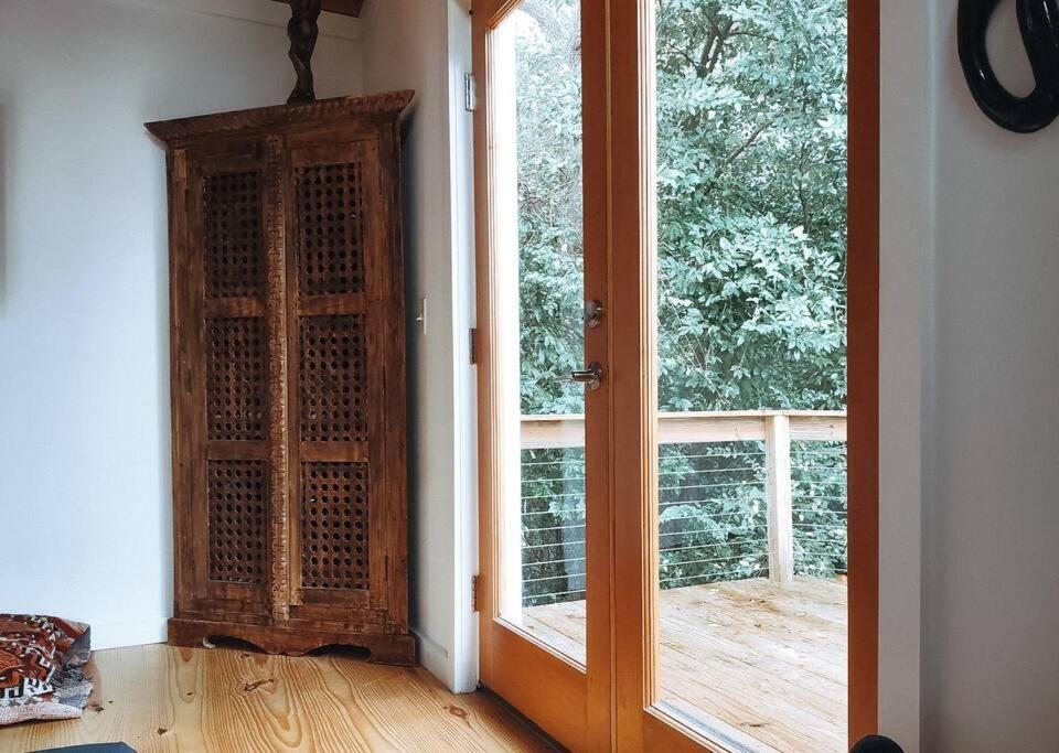 Modern Treehouse, Close To Downtown And Beach Wilmington Eksteriør bilde