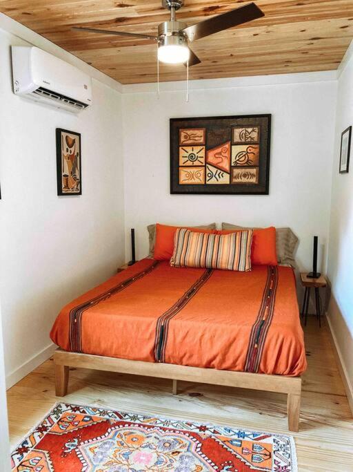 Modern Treehouse, Close To Downtown And Beach Wilmington Eksteriør bilde